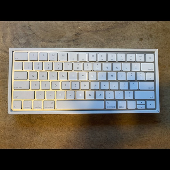 Apple Magic Keyboard 2 - LIKE NEW - Picture 4 of 7
